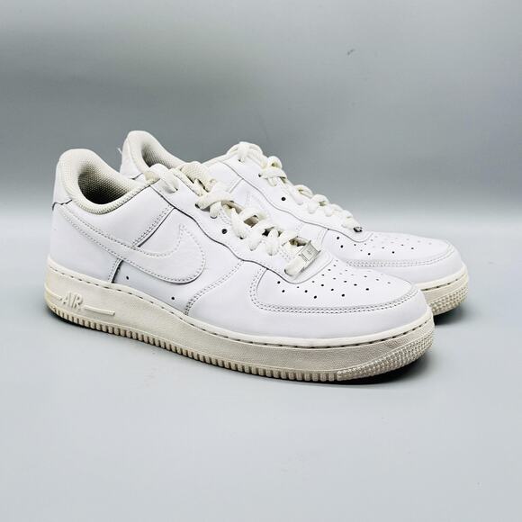 Nike Shoes Mens 10 White Leather Air Force 1 07 Low Top Athletic Classic Sneaker - Picture 2 of 9